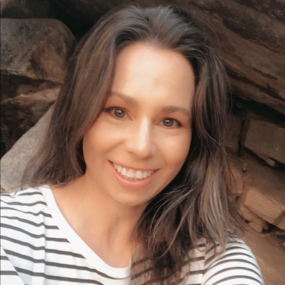 Meet your Posher, Caroline - Picture 1 of 1